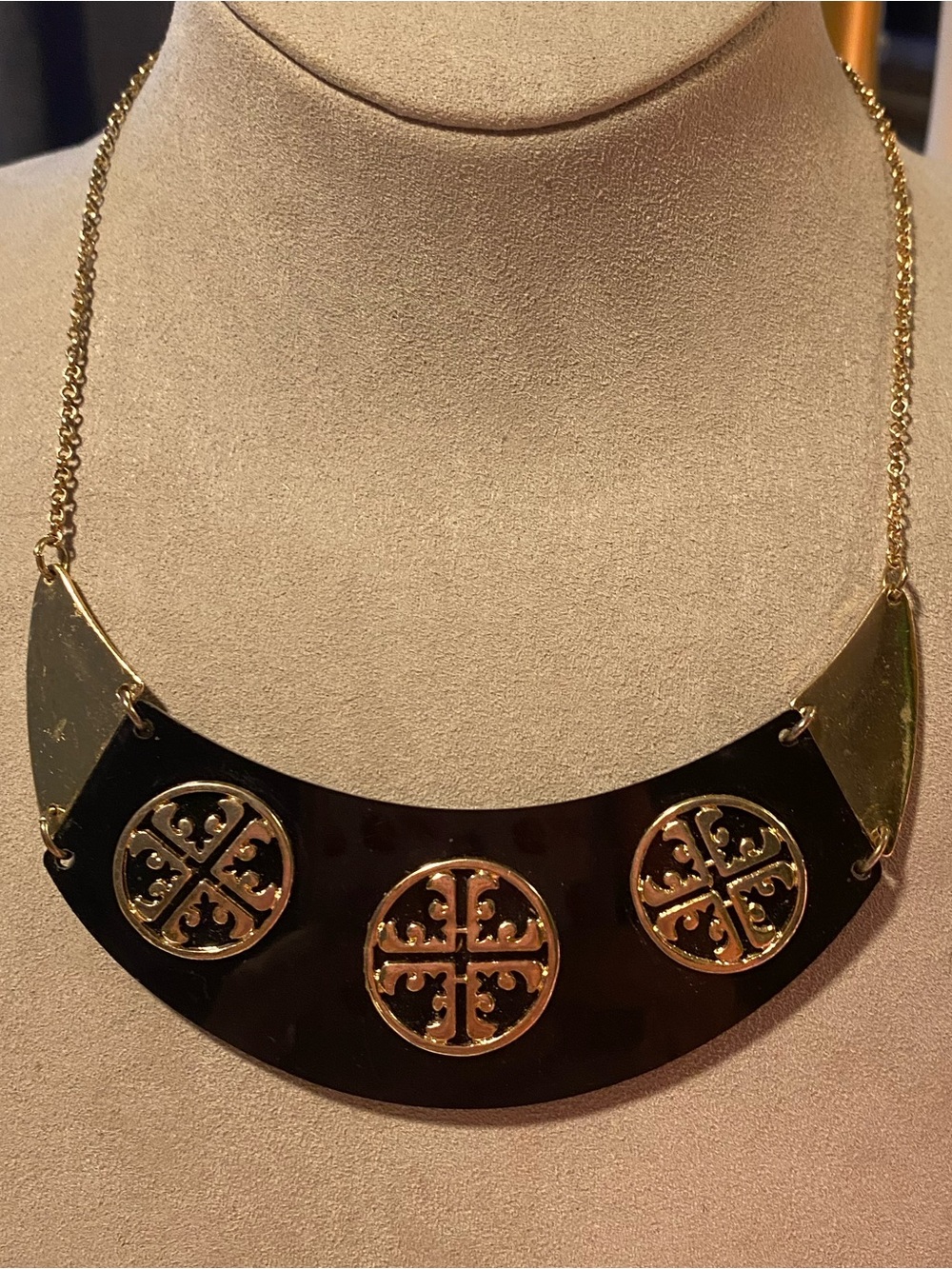 VTG Centerpiece Bib Medallion Necklace